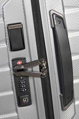 Střední cestovní kufr Samsonite Proxis Silver