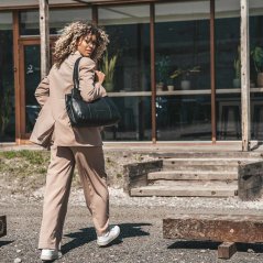 Kabelka přes rameno Chesterfield Gail C48.098700 č