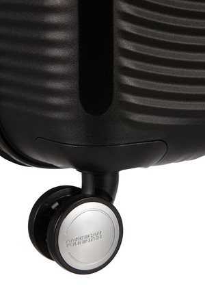 Střední cestovní kufr A.Tourister Soundbox Black