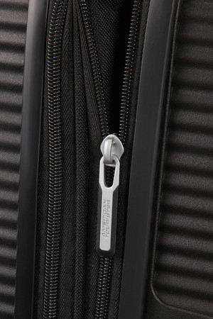 Střední cestovní kufr A.Tourister Soundbox Black